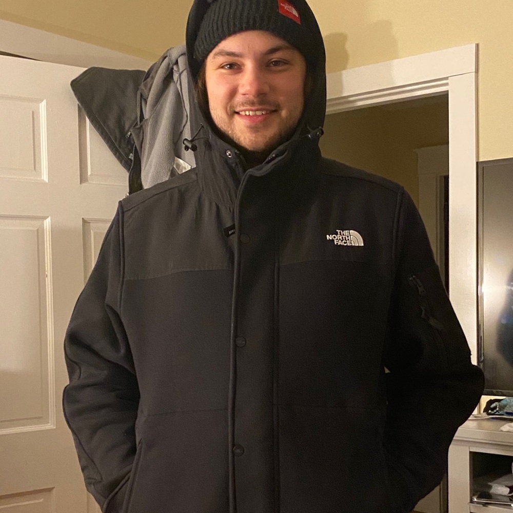 Men’s north face jacket. Lightly worn